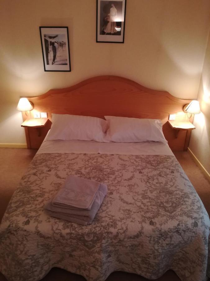 Hotel De La Place Liffol-le-Grand Eksteriør billede