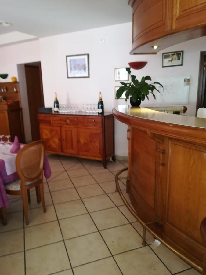 Hotel De La Place Liffol-le-Grand Eksteriør billede
